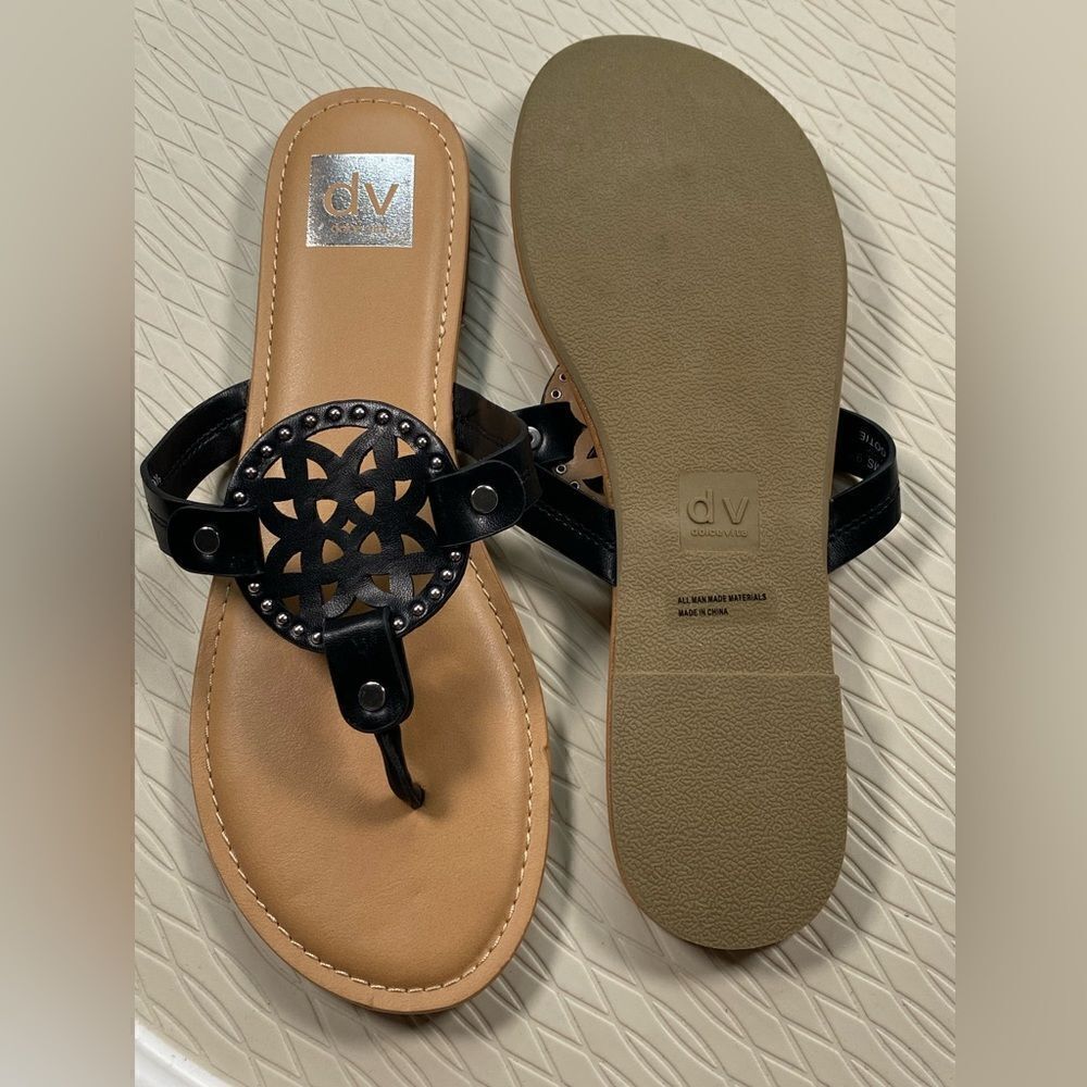 NWT DV by Dolce Vita Women’s Medallion Black Thong Flip Flop Sandals - Size 6 - Picture 8 of 9